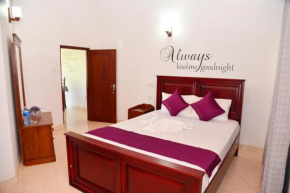 Гостиница Cinnamon Holiday Inn  Hikkaduwa
